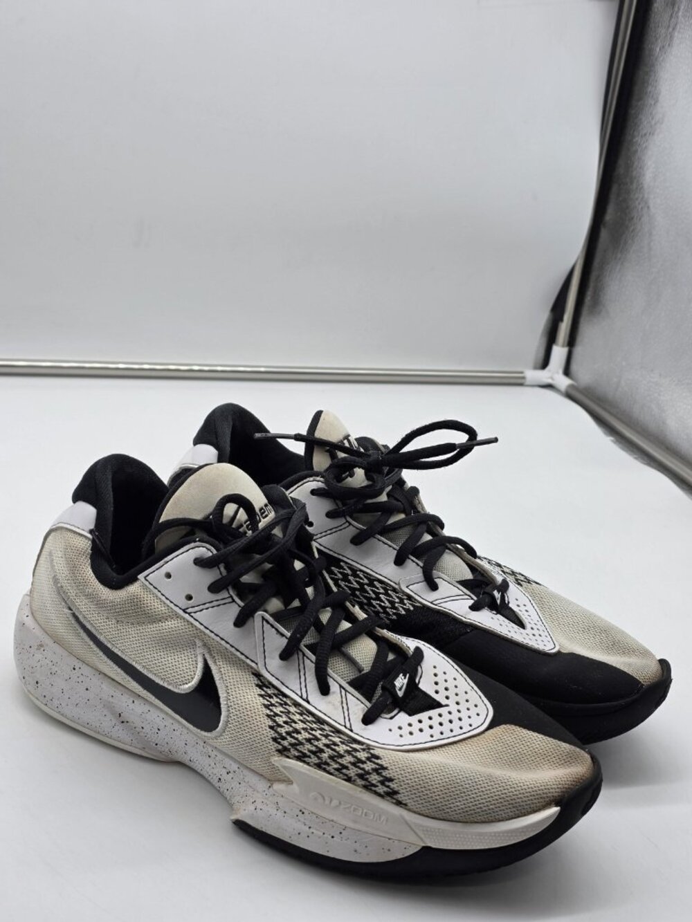 Nike GT Cut Academy Shoes Mens 10 White Damaged Basketball Sneakers FB2599-103